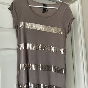 Woman’s sequined striped t shirt